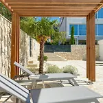 Апартаменты Anesa - Mit Privatterrasse, Laube Und Grill Sowie Grosse Poolarea Башка