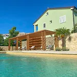 아파트 Anesa - Mit Privatterrasse, Laube Und Grill Sowie Grosse Poolarea