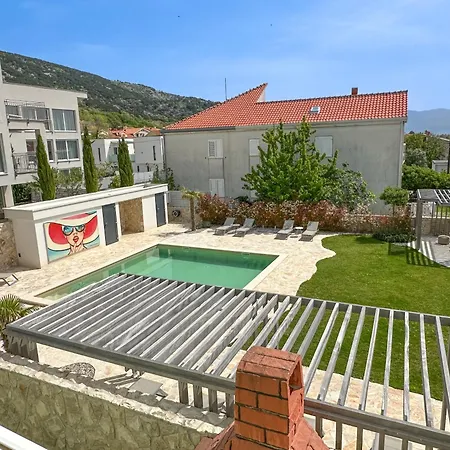 Lejlighed Anesa - Mit Privatterrasse, Laube Und Grill Sowie Grosse Poolarea Baška