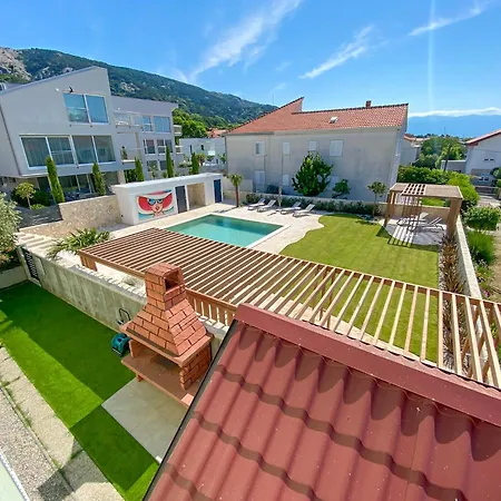 Anesa - Mit Privatterrasse, Laube Und Grill Sowie Grosse Poolarea Baška