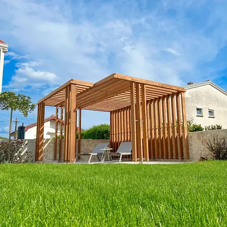 Lejlighed Anesa - Mit Privatterrasse, Laube Und Grill Sowie Grosse Poolarea