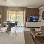 Anesa - Mit Privatterrasse, Laube Und Grill Sowie Grosse Poolarea Apartment Baska (Krk)