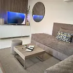 Anesa - Mit Privatterrasse, Laube Und Grill Sowie Grosse Poolarea Apartment *