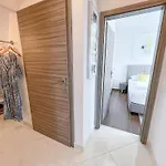 Anesa - Mit Privatterrasse, Laube Und Grill Sowie Grosse Poolarea Apartment