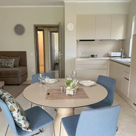 Anesa - Mit Privatterrasse, Laube Und Grill Sowie Grosse Poolarea Baska (Krk)