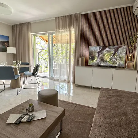 Anesa - Mit Privatterrasse, Laube Und Grill Sowie Grosse Poolarea * Baska (Krk)