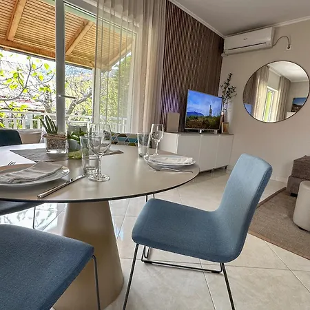 Anesa - Mit Privatterrasse, Laube Und Grill Sowie Grosse Poolarea